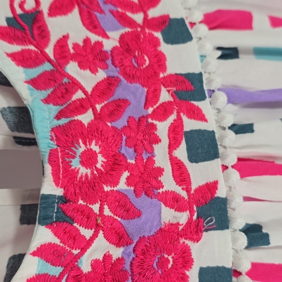 Embroidered Printed Top - Size Large - Picture 7 of 12